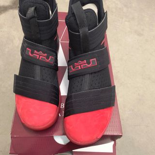 Zapatillas Nike Lebron Soldier 10 Negras Rojas.