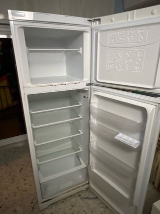 Nevera Indesit Blanca