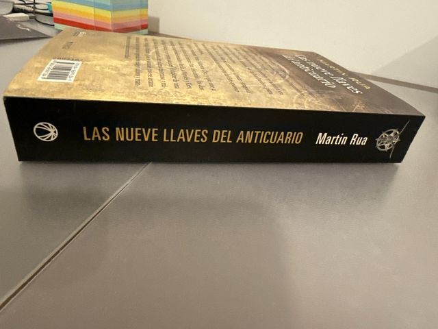 Las nueve llaves del anticuario (Fondo General ...