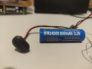 Batería LiFePO4 14500 800mAh + Cargador USB C