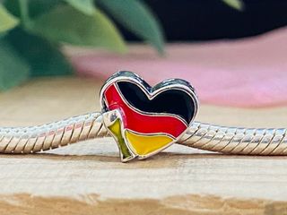 Charm Corazón Bandera Alemania - Plata