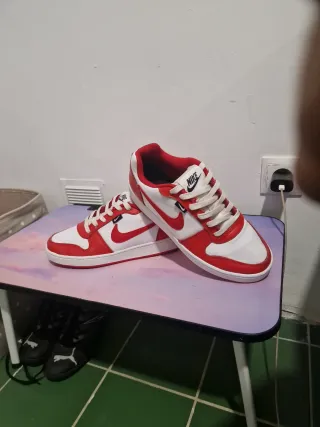 Zapatillas Nike Blancas,Rojas y Negras
