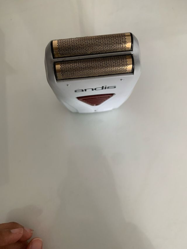 Afeitadora Andis Plata y Roja