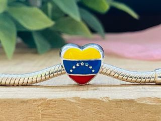 Charm Corazón Bandera Venezuela - Plata