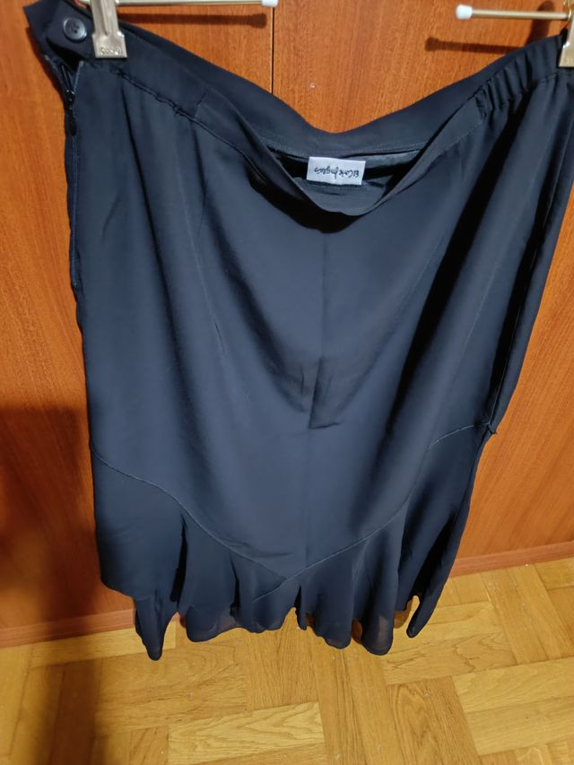 Falda negra gasa doble volante elegante