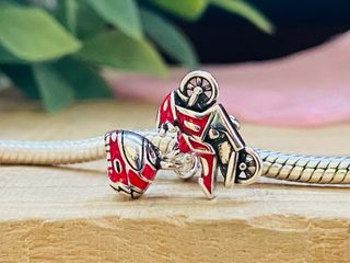 Charm Moto y Casco Rojo - Plata