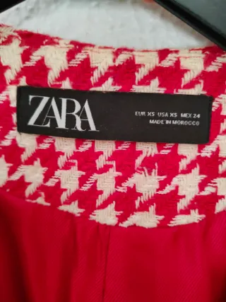 Chaqueta Zara Houndstooth Roja y Blanca