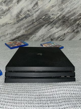 Consola PS4 Pro 1TB+ 4 juegos