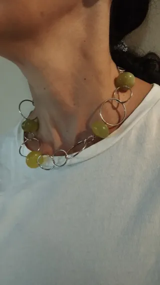 Collar eslabones de plata y piedras verdes