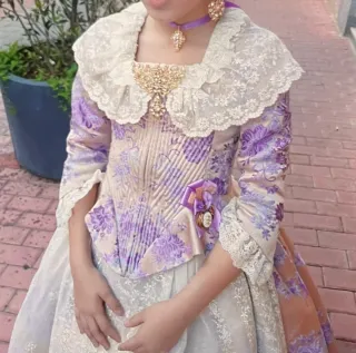 Traje de Fallera Oro y Morado