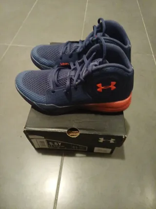 Zapatillas Baloncesto Under Armour 38.5 a estrenar