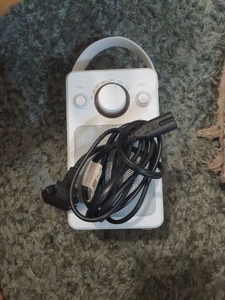 Radio Portátil Blanca