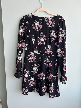 Vestido negro flores rosas