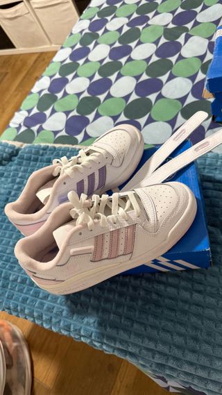 Zapatillas Adidas Forum Blancas y Rosas 