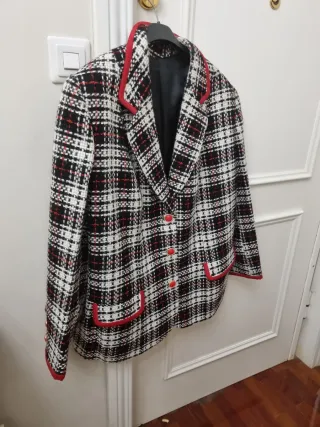 Chaqueta clásica cuadros tweed roja, blanca y negr