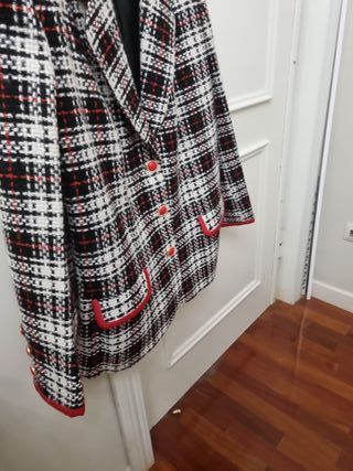 Chaqueta clásica cuadros tweed roja, blanca y negr