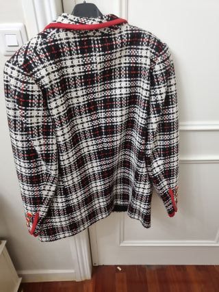 Chaqueta clásica cuadros tweed roja, blanca y negr