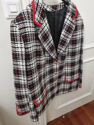 Chaqueta clásica cuadros tweed roja, blanca y negr
