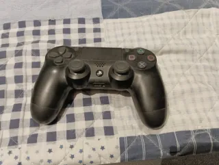Consola PS4 Pro Negra + Mando y Auriculares