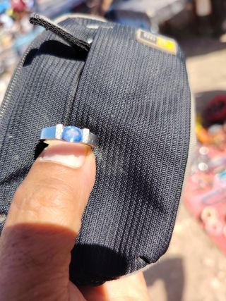 Anillo Oro Blanco Zafiro Azul y Diamantes