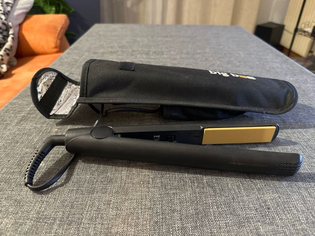 Plancha de pelo Big Bee negra y dorada