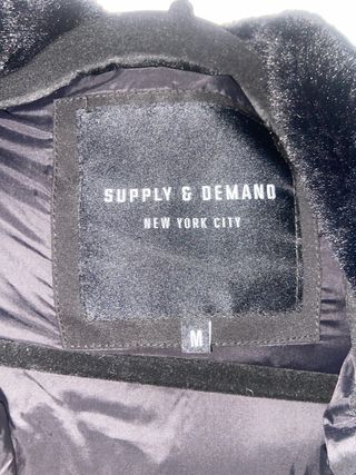 Abrigo Supply & Demand Negro Talla M