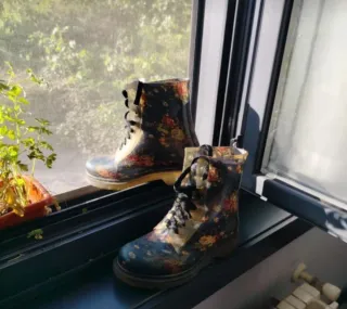 Botas de lluvia florales negras
