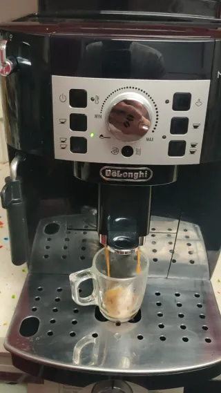Cafetera DeLonghi Magnifica S Automática