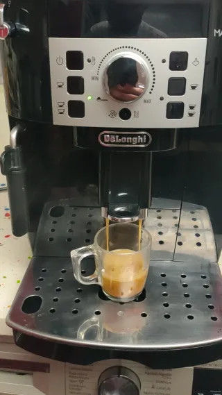 Cafetera DeLonghi Magnifica S Automática