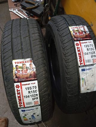Pareja neumáticos 195/70R15C