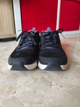 Zapatillas Skechers Negras y Grises