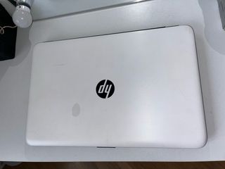 Portátil HP 15-ay073ns Negro/Blanco