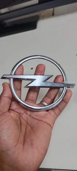 Insignia Opel Cromada
