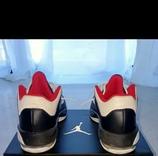 Zapatillas Jordan Max Aura 3 GS. Talla 36.