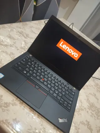 Portátil Lenovo ThinkPad Negro