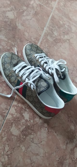 Zapatillas Gucci Beige y Rojo