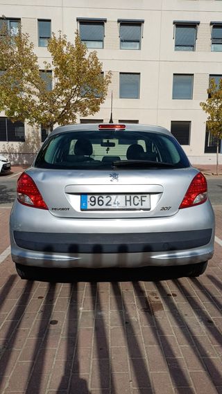 Peugeot 207 2011