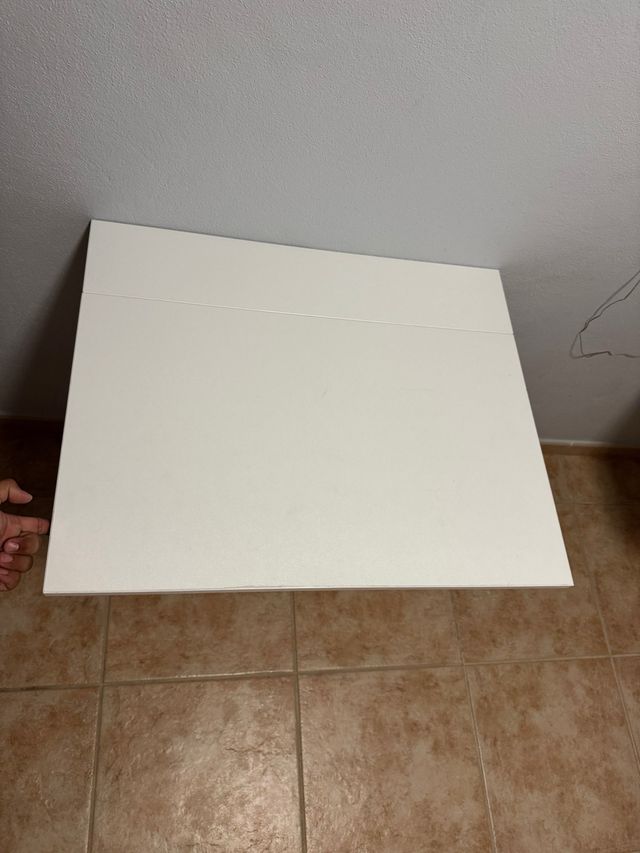 Mesita infantil de pared madera