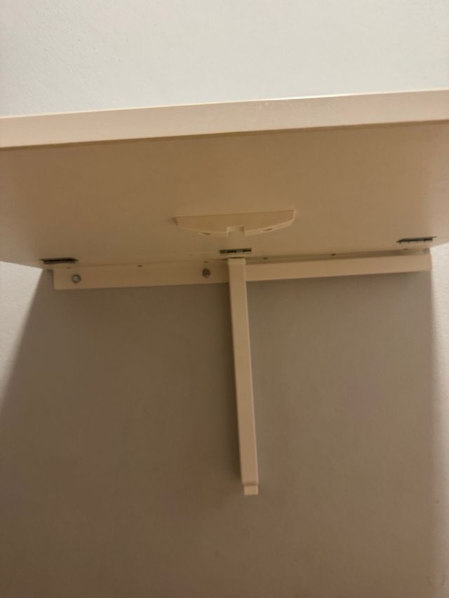 Mesita infantil de pared madera