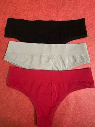 Braguitas mujer talla S (3 unidades) 15€.