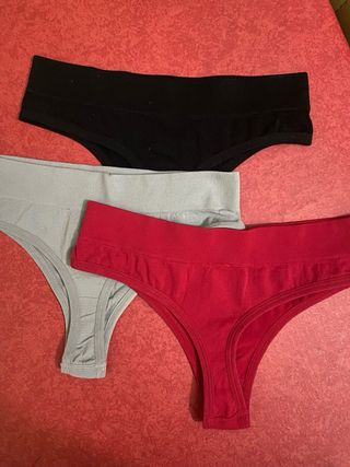 Braguitas mujer talla S (3 unidades) 15€.