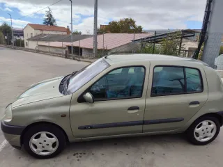 Renault Clio 2002