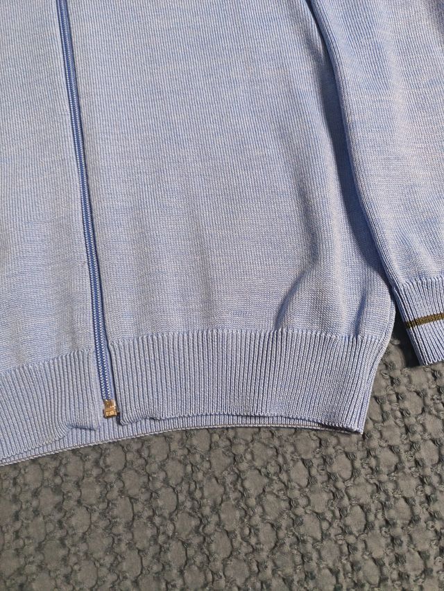 Chaqueta de uniforme con cremallera
Talla 14