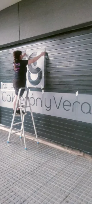 Eliminación Graffiti Persianas ¡ para siempre !