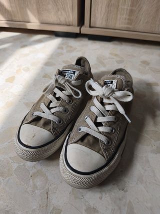 Zapatillas Converse Beige y Blancas