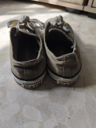Zapatillas Converse Beige y Blancas