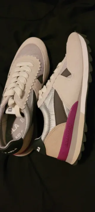 Zapatillas Bimba y Lola Beige y Plata