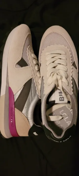 Zapatillas Bimba y Lola Beige y Plata