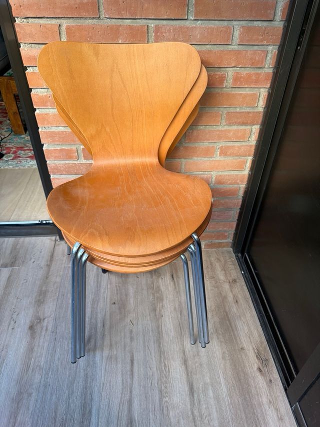 Mesa redonda madera y 4 sillas