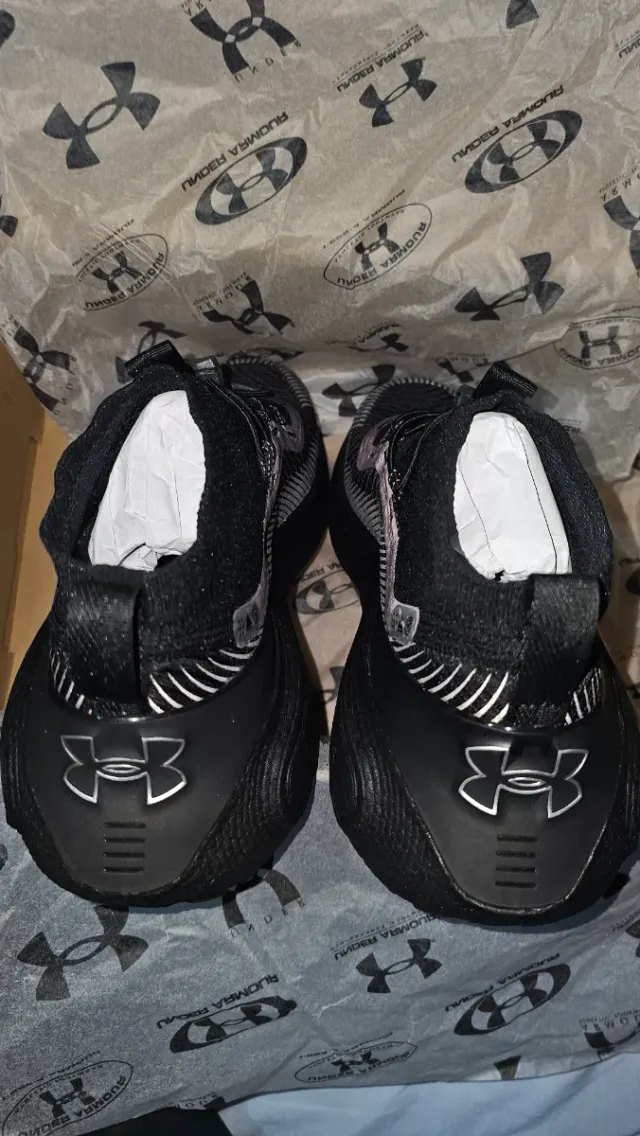 Zapatillas Under Armour T45 Hombre Negro/Plata